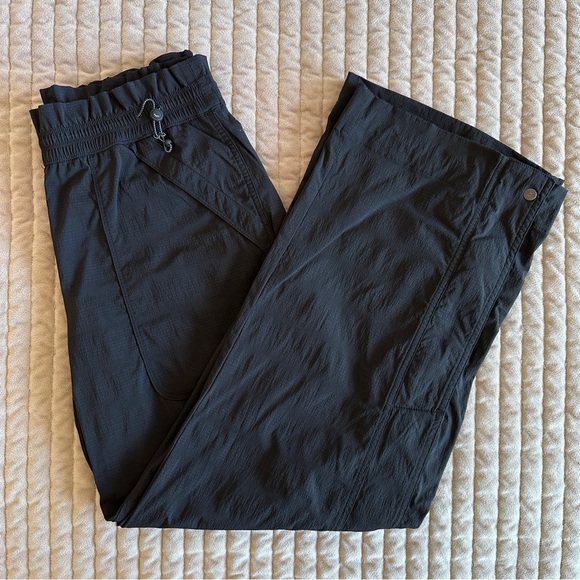 Athleta Pants - Athleta Trekkie High Rise Parachute Pant, Black, 4 Petite